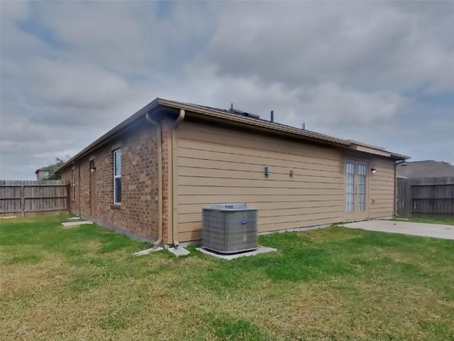 432 Palomino Stand Drive, La Marque, TX 77568