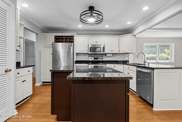 3128 Mylanta Pl, Louisville, KY 40220