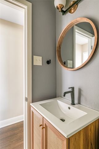 6838 Winchester Street, Dallas, TX 75231