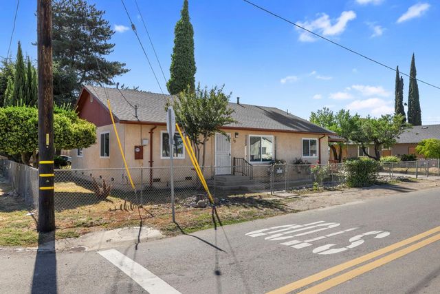 30 A St, Empire, CA 95319