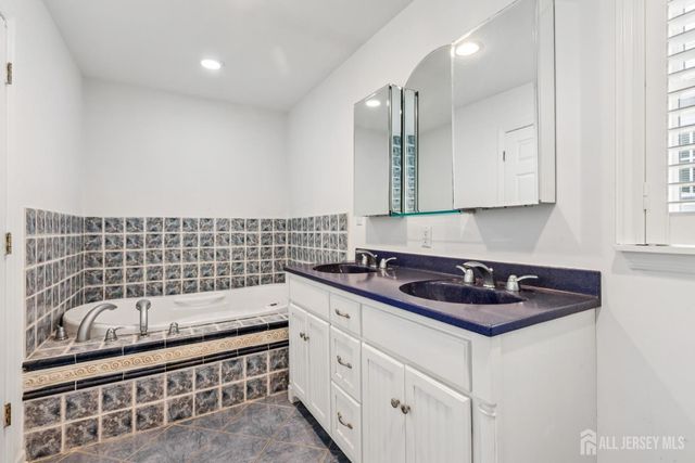 22 Roosevelt Street, South River, NJ 08882