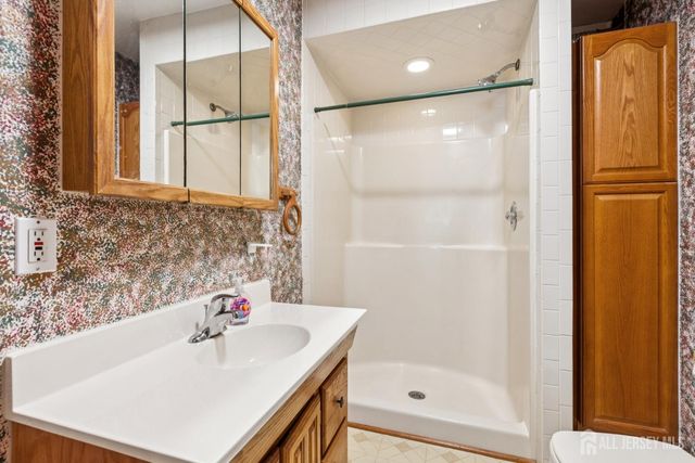 22 Roosevelt Street, South River, NJ 08882