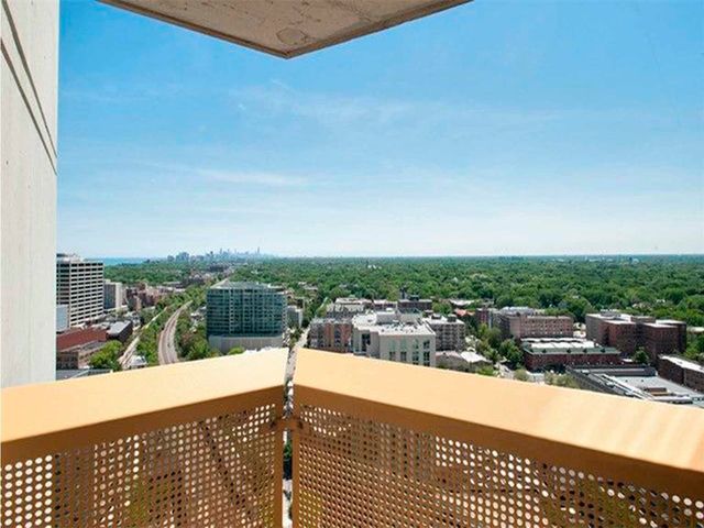 1720 MAPLE Avenue 2470, Evanston, IL 60201