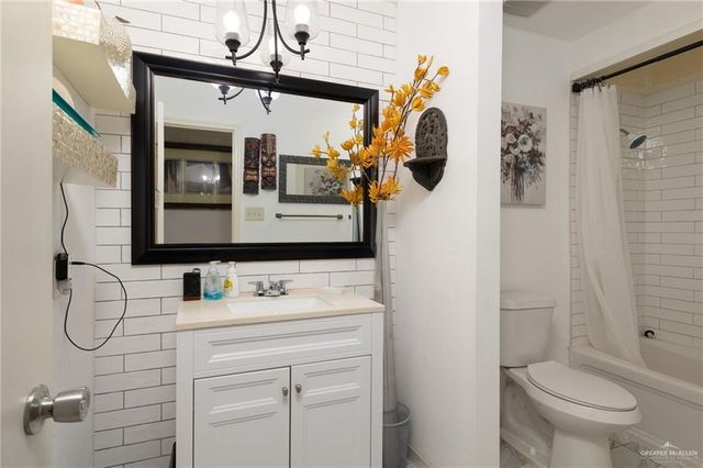 415 S Westgate Drive B-15, Weslaco, TX 78596