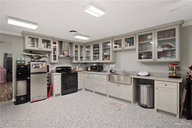 415 S Westgate Drive B-15, Weslaco, TX 78596