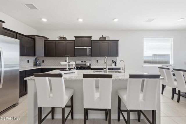 3856 Bubble Place, El Paso, TX 79938