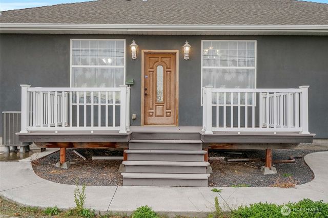 26 Ginkgo Street S, Soap Lake, WA 98851