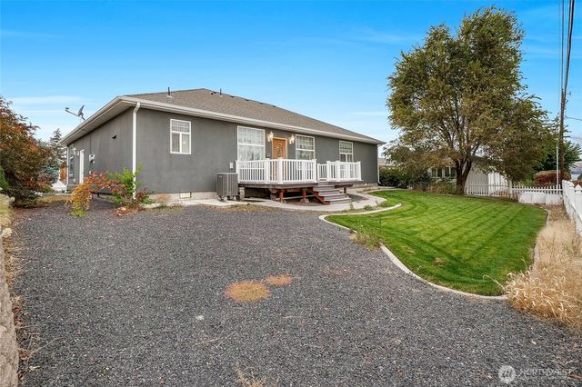 26 Ginkgo Street S, Soap Lake, WA 98851
