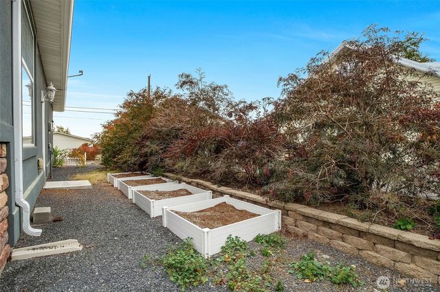 26 Ginkgo Street S, Soap Lake, WA 98851