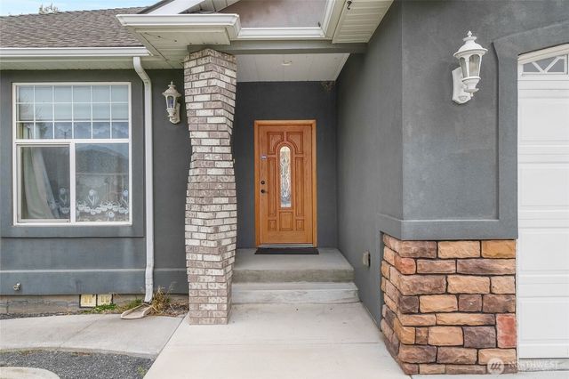 26 Ginkgo Street S, Soap Lake, WA 98851