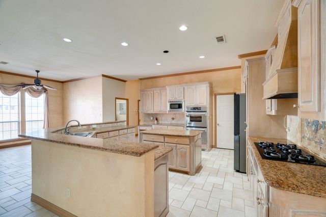 7012 Shalimar Court, Colleyville, TX 76034