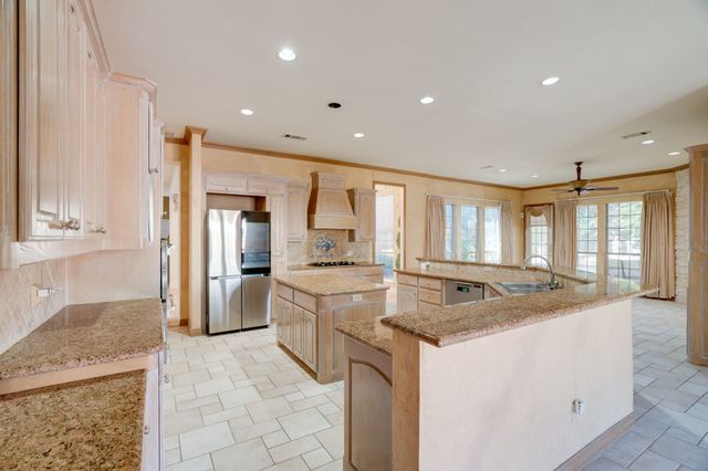 7012 Shalimar Court, Colleyville, TX 76034