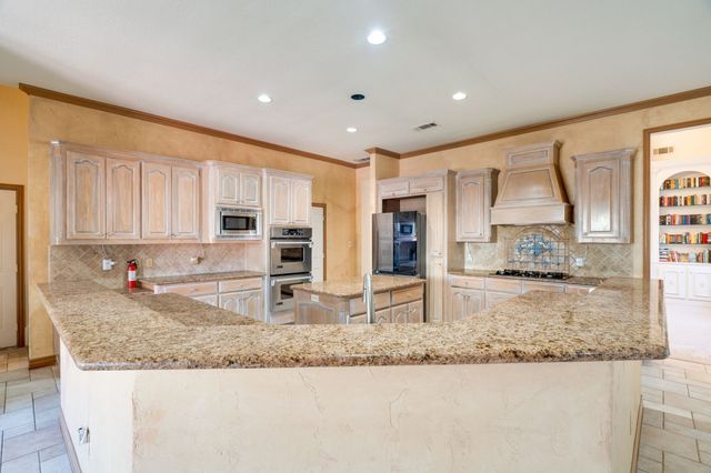 7012 Shalimar Court, Colleyville, TX 76034