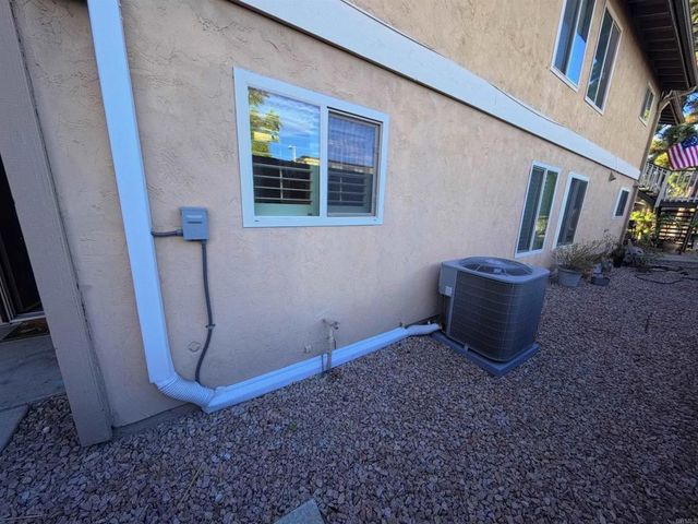 289 Stage Coach Rd, Oceanside, CA 92057