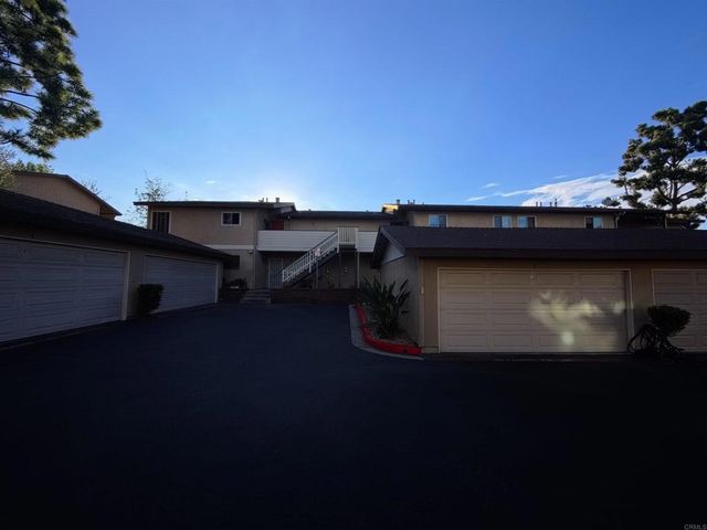 289 Stage Coach Rd, Oceanside, CA 92057