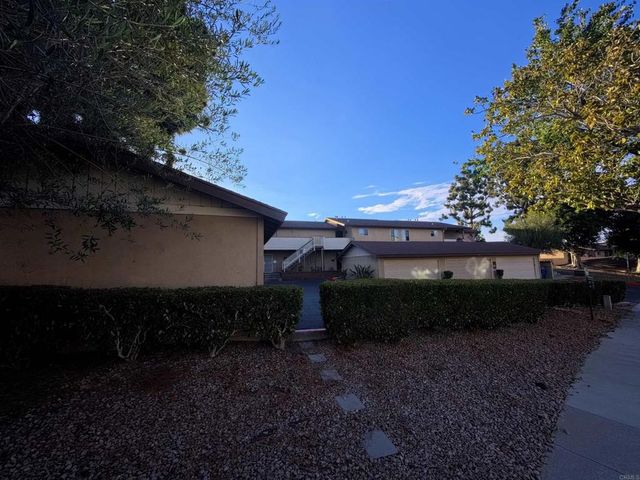 289 Stage Coach Rd, Oceanside, CA 92057