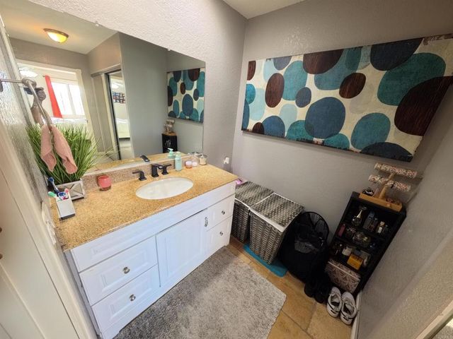 289 Stage Coach Rd, Oceanside, CA 92057