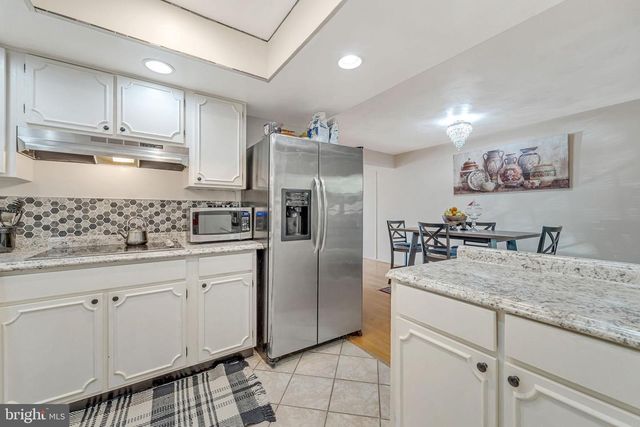 40 RITTENHOUSE DR, Willingboro, NJ 08046