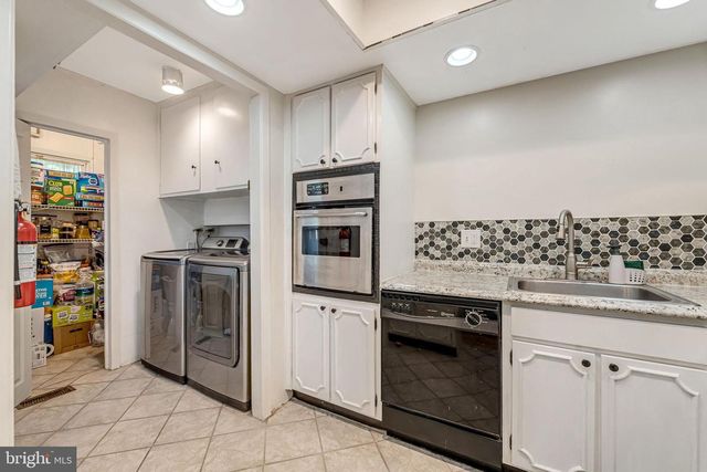 40 RITTENHOUSE DR, Willingboro, NJ 08046