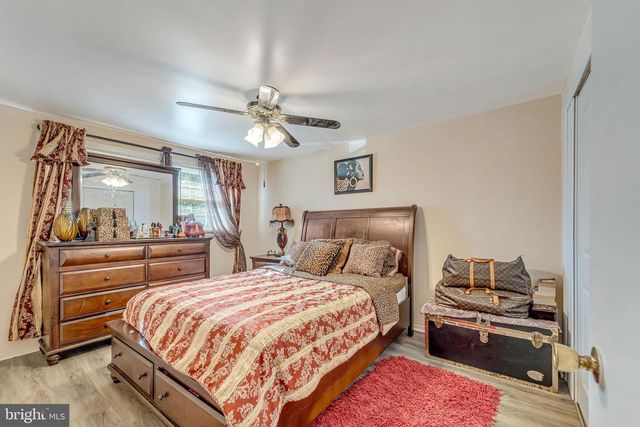 40 RITTENHOUSE DR, Willingboro, NJ 08046