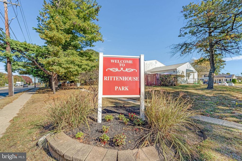 40 RITTENHOUSE DR, Willingboro, NJ 08046