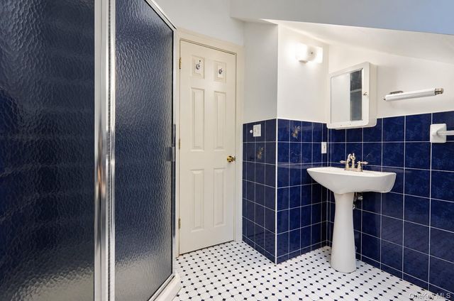 1641 Northern Boulevard, Roslyn, NY 11576