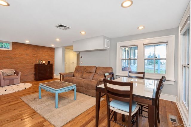 1641 Northern Boulevard, Roslyn, NY 11576