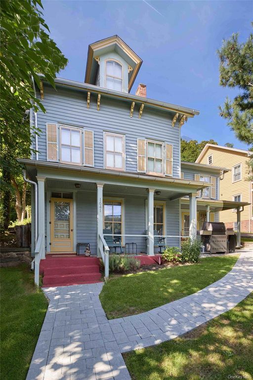 1641 Northern Boulevard, Roslyn, NY 11576 — exterior