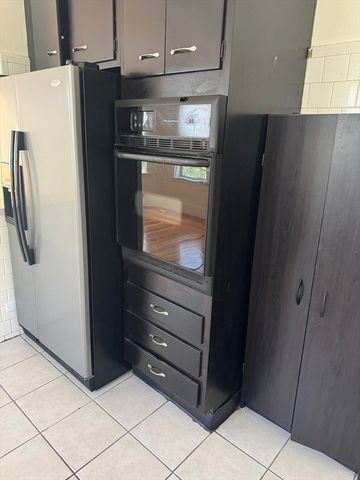 28 Early Ave 28, Medford, MA 02155