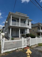 28 Early Ave 28, Medford, MA 02155