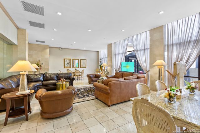 7701 Wurzbach Rd Apt 1701, San Antonio, TX 78229