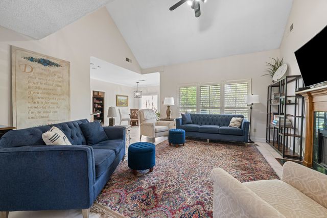 8941 ROWLEY CV, Memphis, TN 38016
