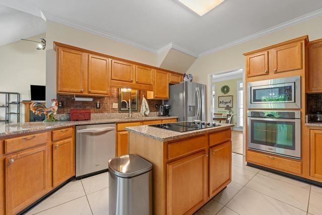 8941 ROWLEY CV, Memphis, TN 38016