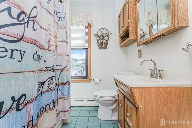 12 Fox Road, Edison, NJ 08817