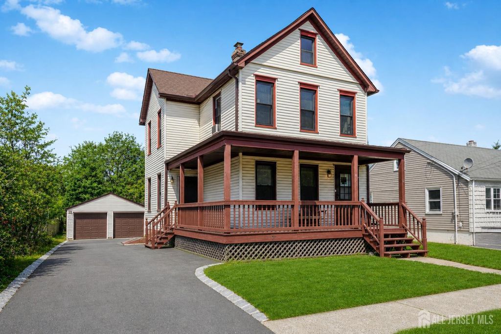 12 Fox Road, Edison, NJ 08817