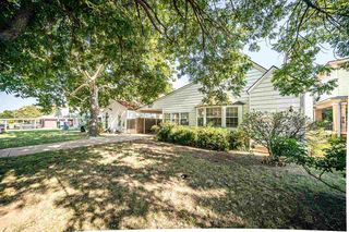 908 NW Arlington Ave, Lawton, OK 73507