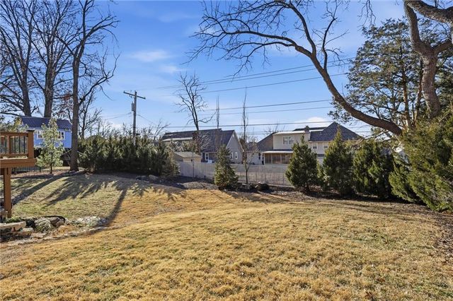 8808 Horton Drive, Overland Park, KS 66207