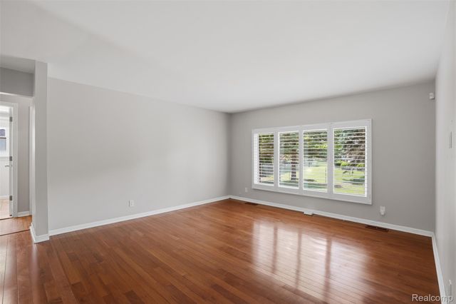 36273 Margareta Street, Livonia, MI 48152