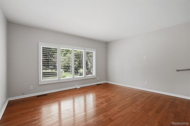 36273 Margareta Street, Livonia, MI 48152