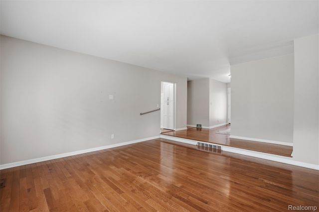 36273 Margareta Street, Livonia, MI 48152
