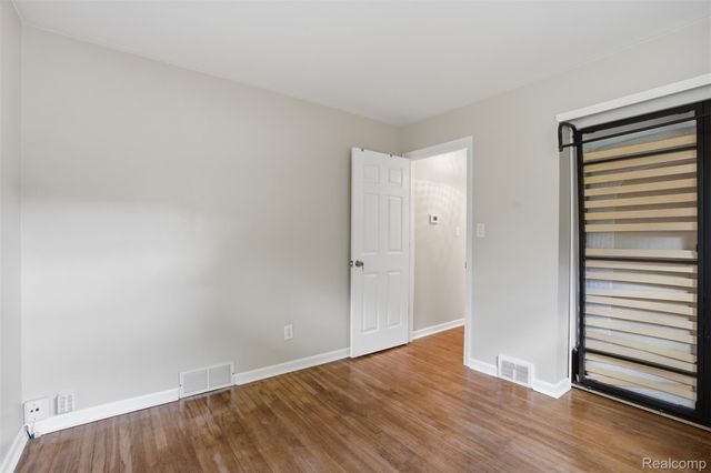 36273 Margareta Street, Livonia, MI 48152