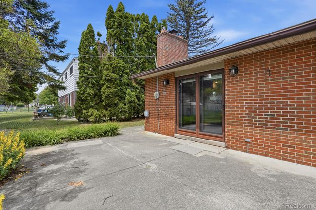 36273 Margareta Street, Livonia, MI 48152