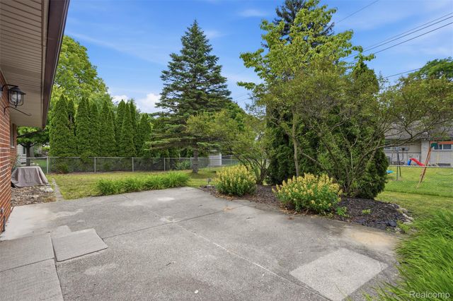 36273 Margareta Street, Livonia, MI 48152