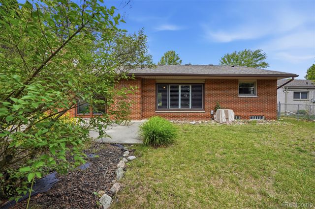 36273 Margareta Street, Livonia, MI 48152