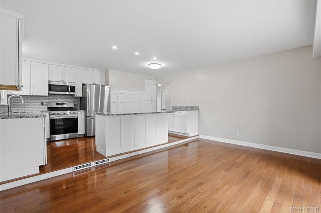 36273 Margareta Street, Livonia, MI 48152