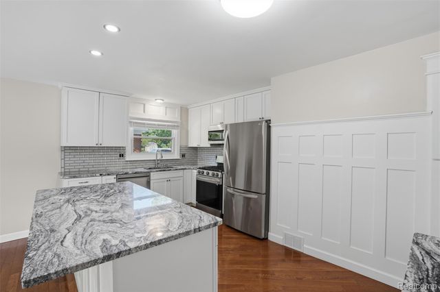 36273 Margareta Street, Livonia, MI 48152