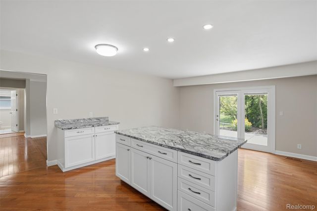 36273 Margareta Street, Livonia, MI 48152