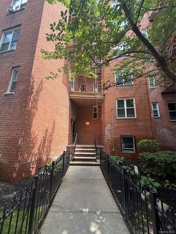 33-15 81st Street 6E, Elmhurst, NY 11372 — photo 2