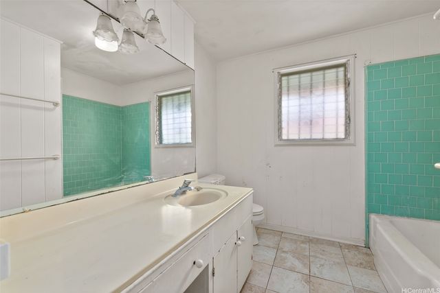 2209-A Liliha Street, Honolulu, HI 96817