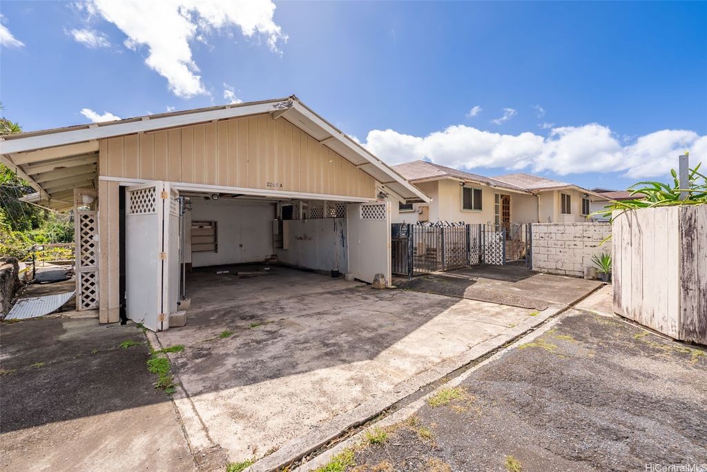 2209-A Liliha Street, Honolulu, HI 96817